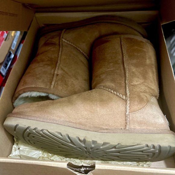 UGG classic boots - Picture 2 of 7